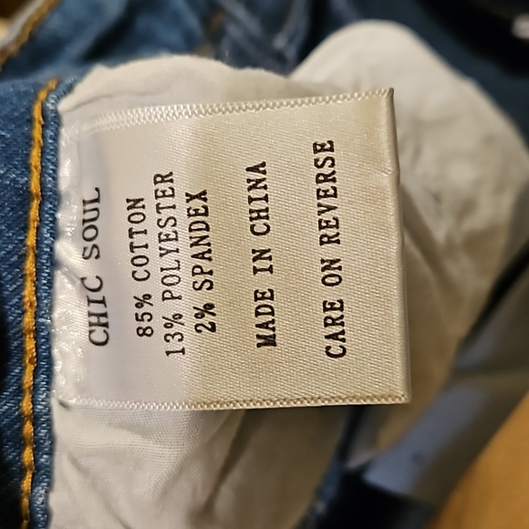 Chic Soul NWOT Light blue Denim shorts Size 2x - Picture 6 of 8